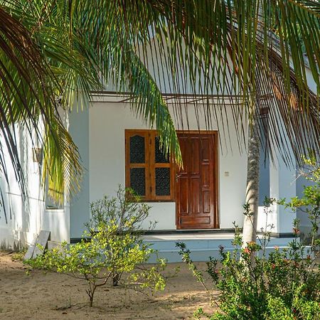 Surf & Yoga Arugam Bay Hotel ภายนอก รูปภาพ