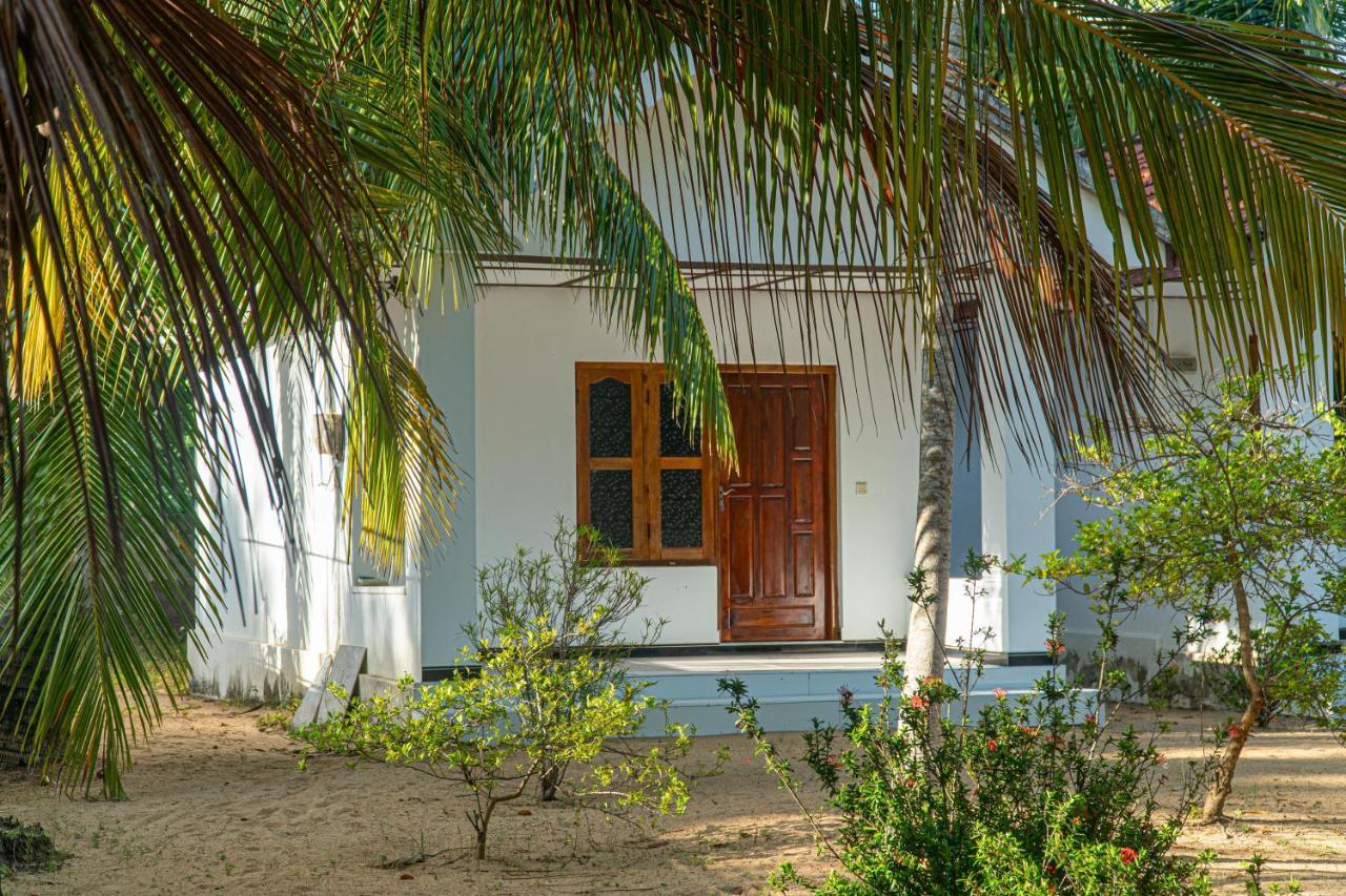 Surf & Yoga Arugam Bay Hotel ภายนอก รูปภาพ