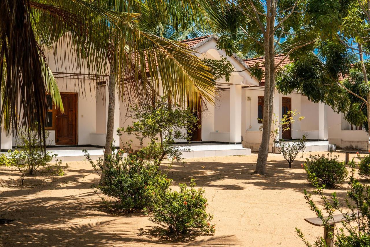 Surf & Yoga Arugam Bay Hotel ภายนอก รูปภาพ