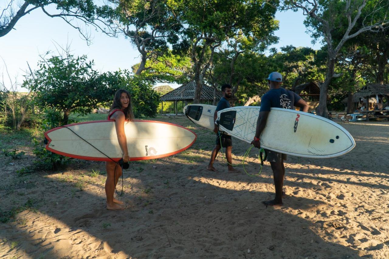 Surf & Yoga Arugam Bay Hotel ภายนอก รูปภาพ