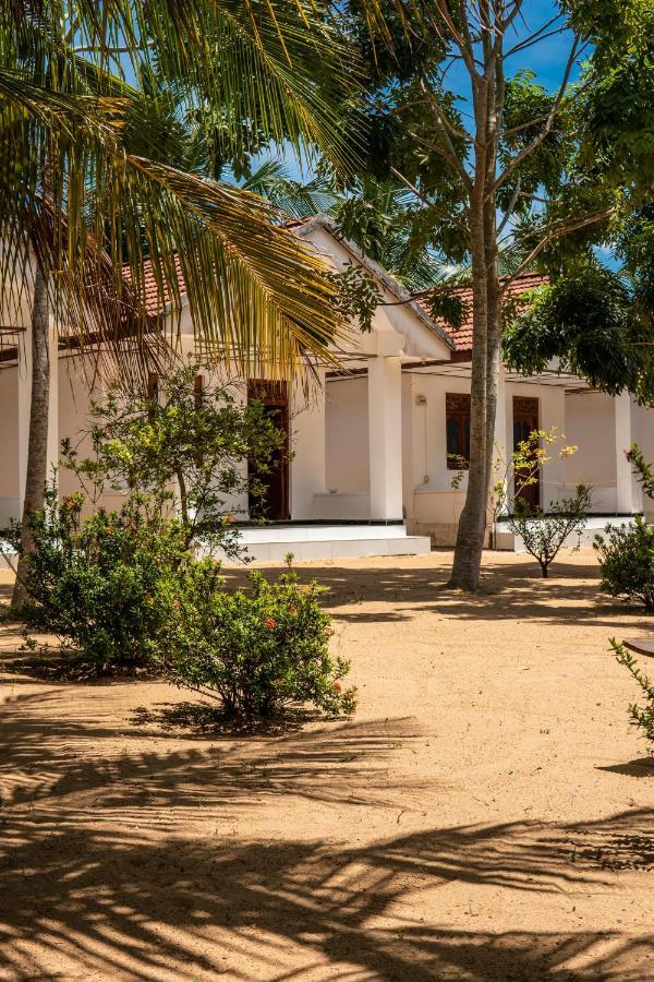 Surf & Yoga Arugam Bay Hotel ภายนอก รูปภาพ