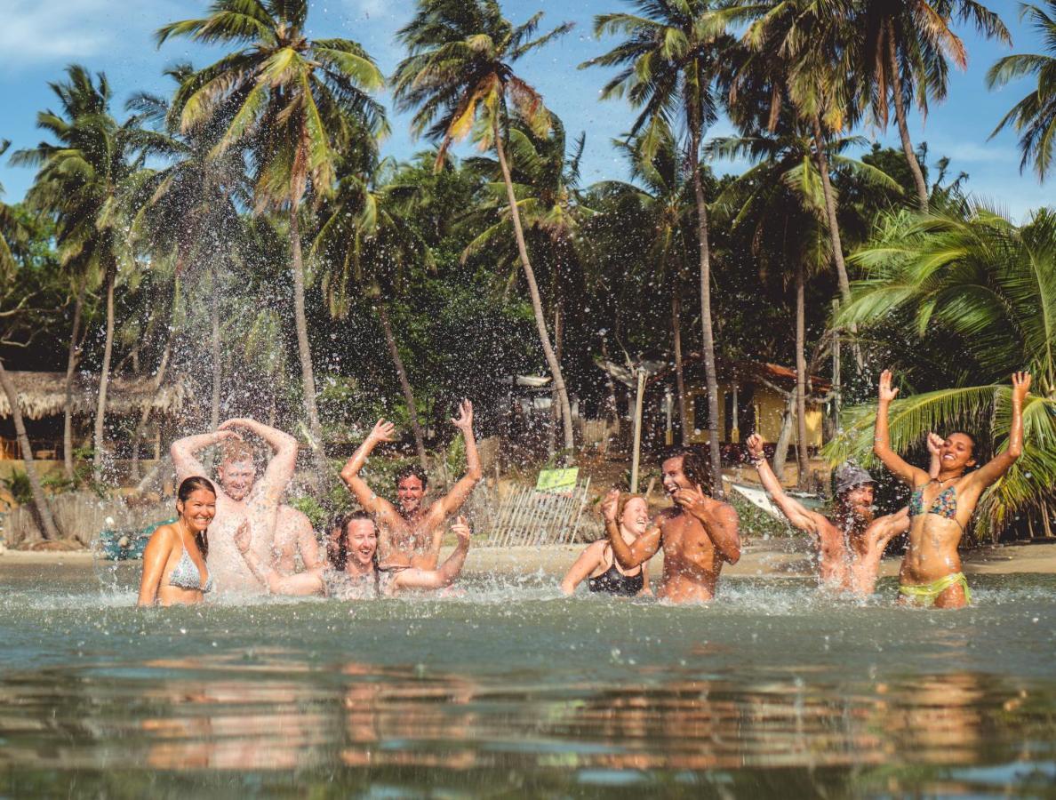 Surf & Yoga Arugam Bay Hotel ภายนอก รูปภาพ
