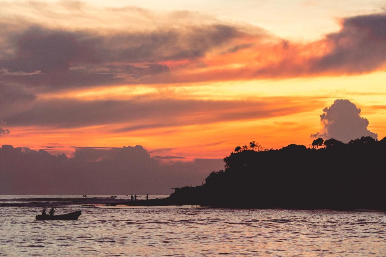 Surf & Yoga Arugam Bay Hotel ภายนอก รูปภาพ